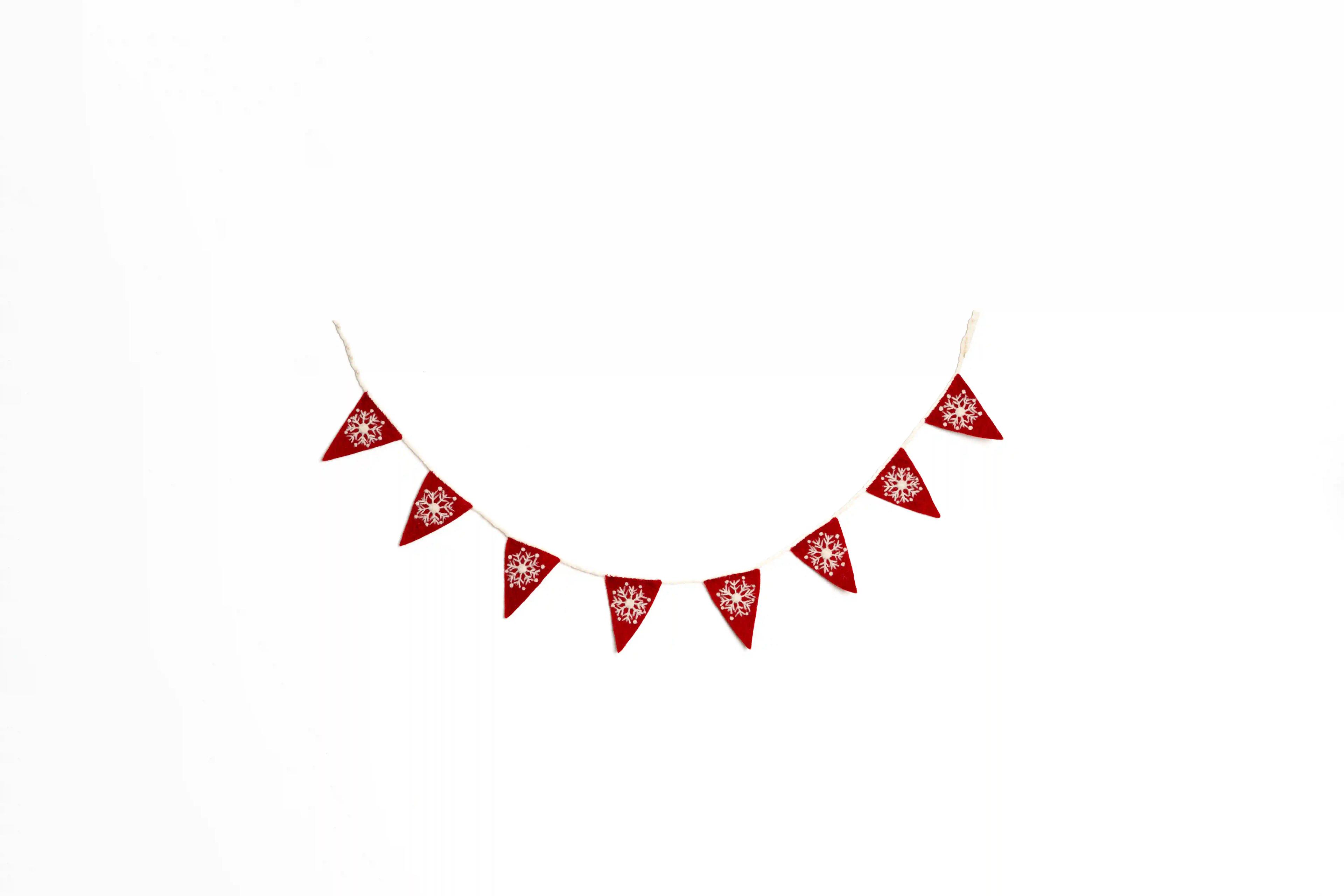 pennant chain embroi...