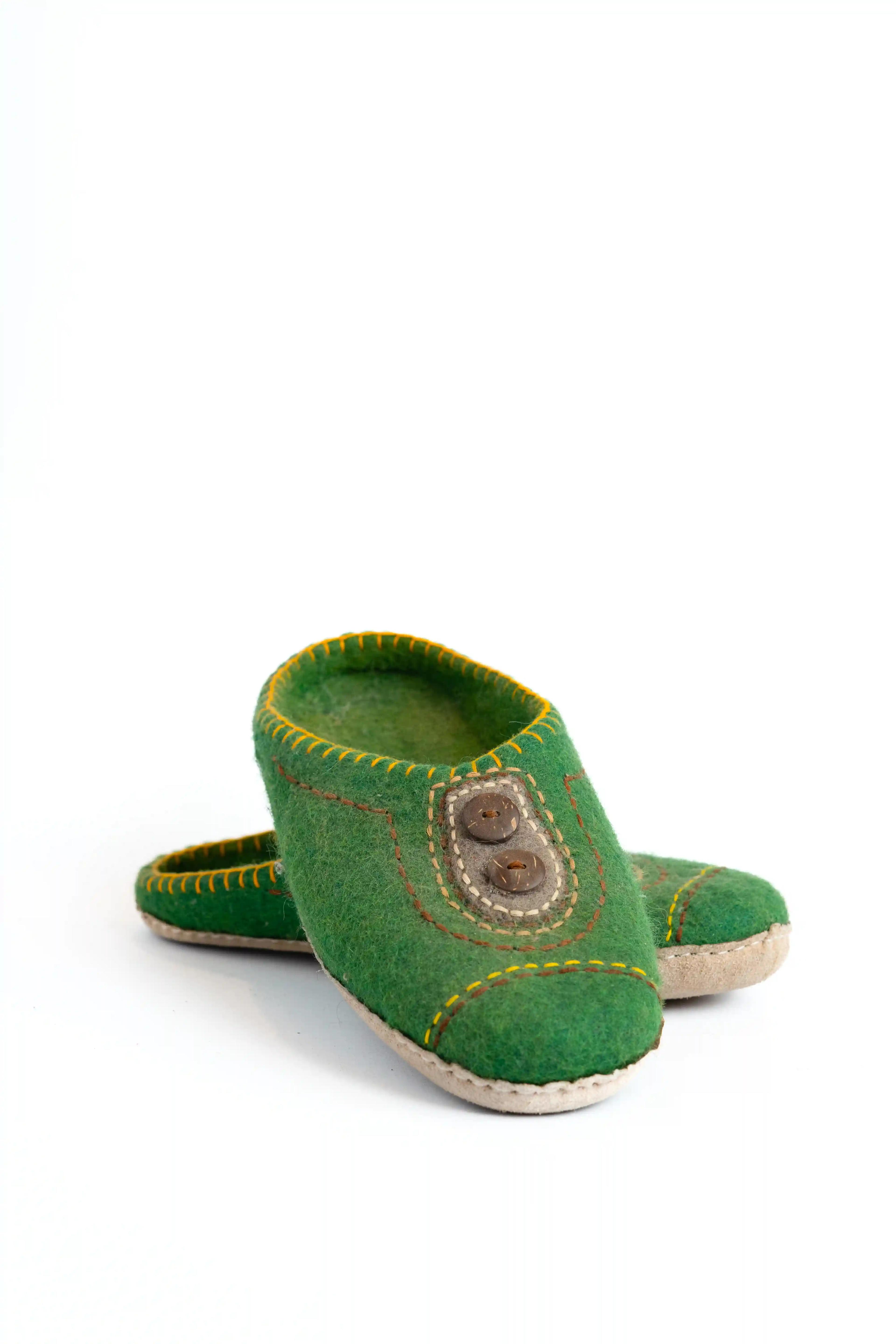 felt slipper with tw...